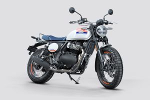 Front Right Quarter View of Bear 650