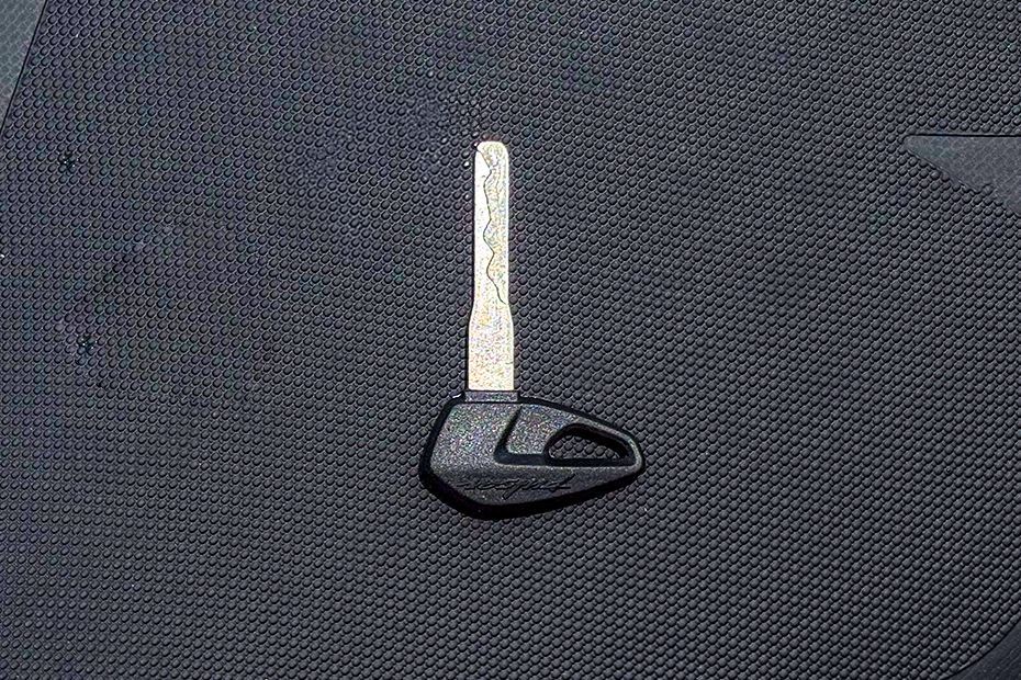 Key (Front) of Pulsar NS400Z