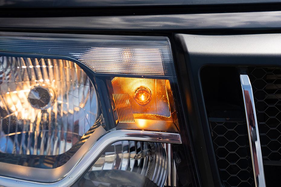 Turn Indicator (Front) Image of Bolero