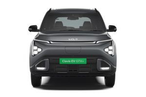Front View Image of Carens Clavis EV