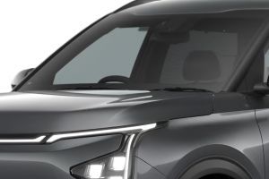 Front Windshield and Wiper Image of Carens Clavis EV