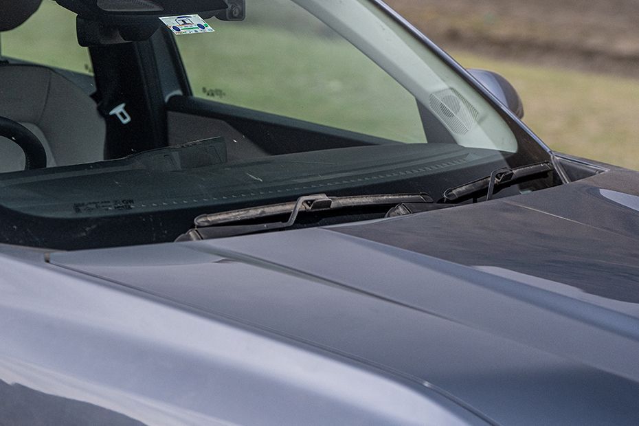 Front Windshield and Wiper Image of Tekton
