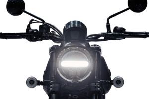 Headlamp of X440