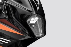 Headlamp of RC 200