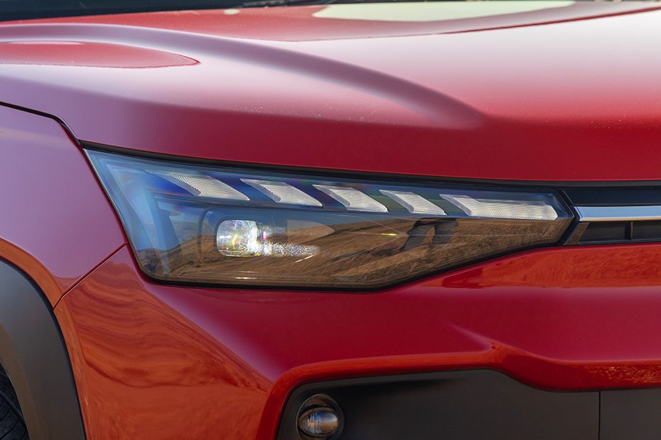 Headlight Image of Victoris