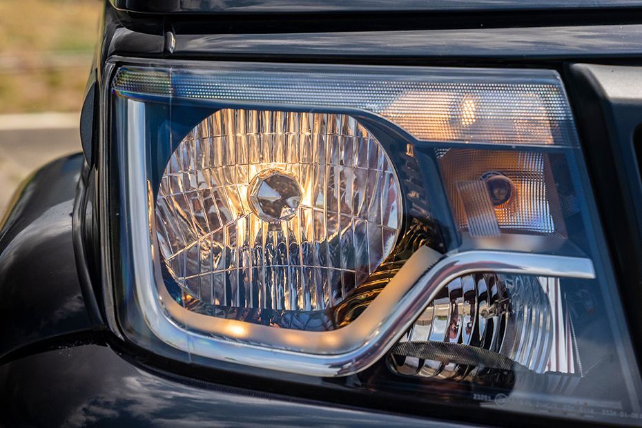 Headlight Image of Bolero