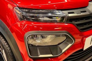Headlight Image of KWID