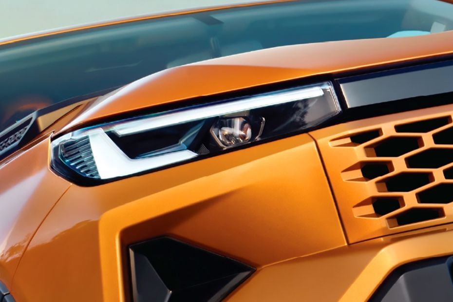 Headlight Image of Hilux