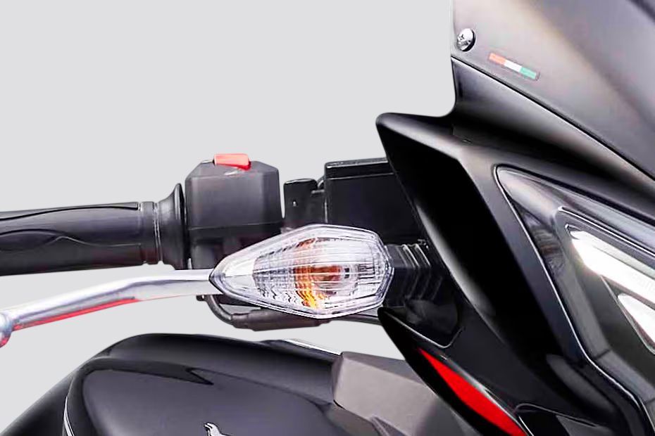 Indicator (Front) of Apache RTR 180