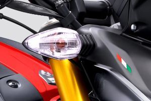 Indicator (Front) of Apache RTR 200 4V