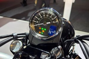 Instrument Cluster of CB 500