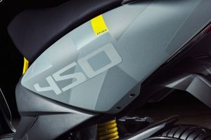 Model Badge of 450X