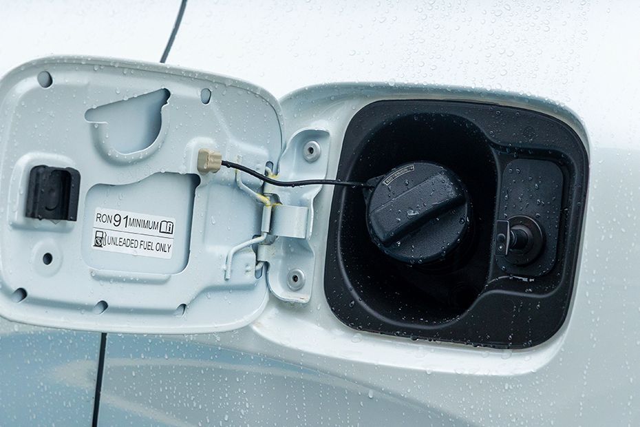 Fuel Lid (Open) Image of ZR-V