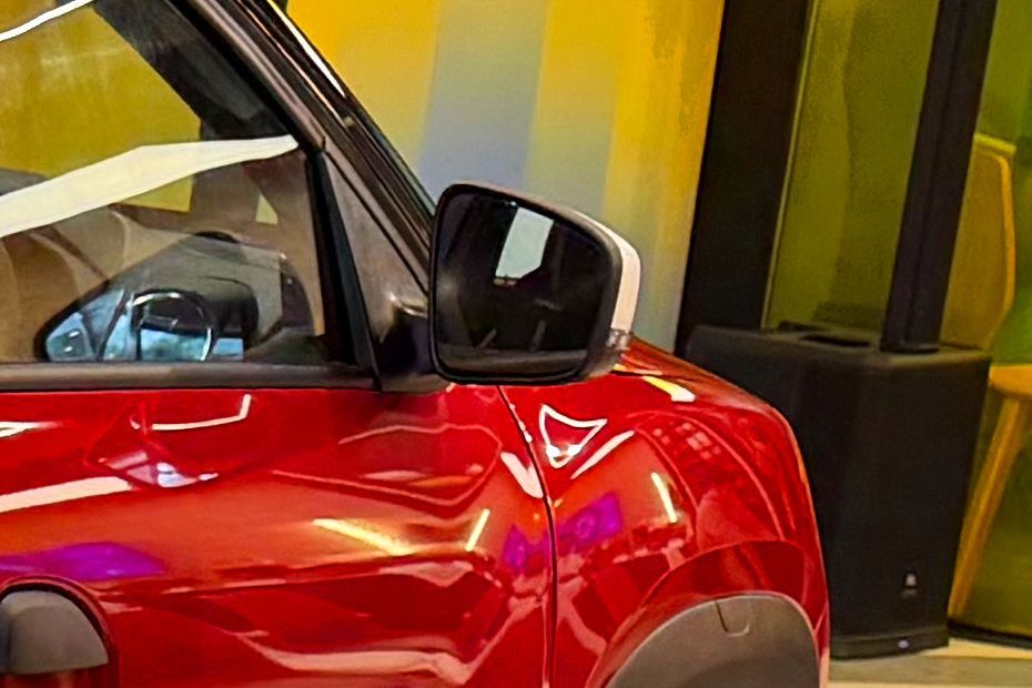 Outside Mirror Glass Image of KWID