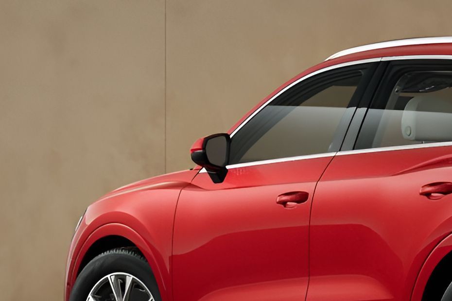 Outside Mirror Glass Image of Q3
