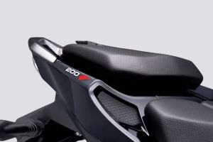 Pillion Seat of Apache RTR 200 4V