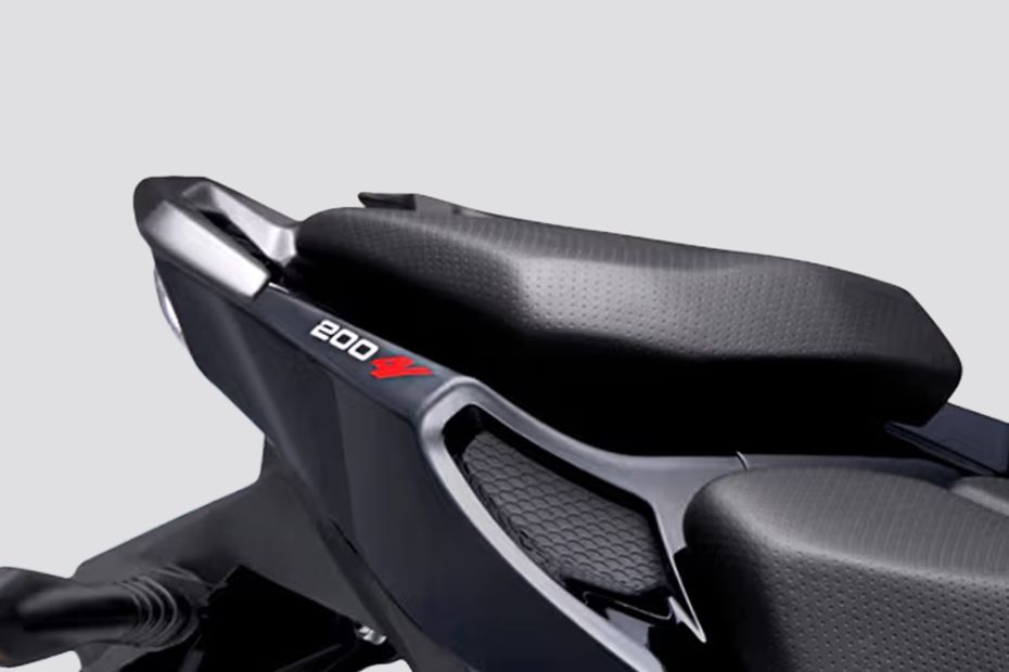 Pillion Seat of Apache RTR 200 4V