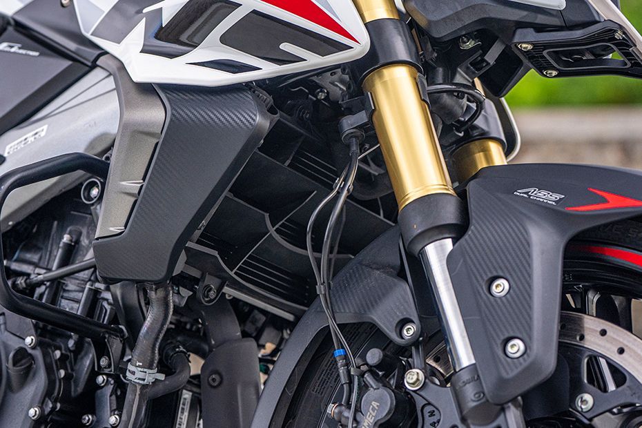 Radiator of Pulsar NS400Z