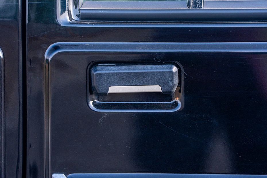 Rear Door Handle Image of Bolero