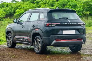 Rear Left Three Quarter View Image of Brezza