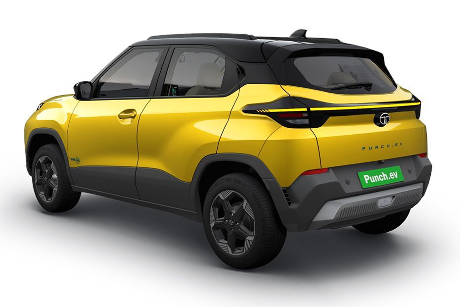 Rear Left Three Quarter View Image of Punch EV