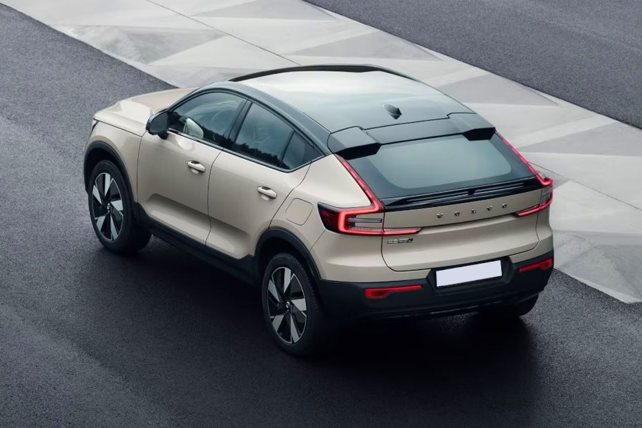 Rear Left Three Quarter View Image of EC40