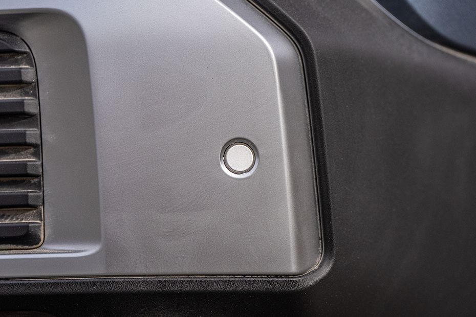 Rear Parking Sensors Image of Tekton