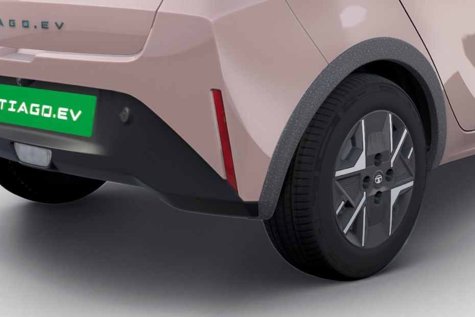 Rear Reflector Image of Tiago EV