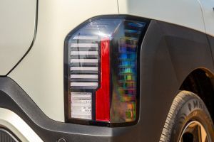Rear Reflector Image of Syros EV