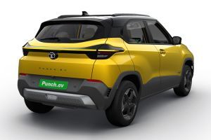 Rear Right Three Quarter View Image of Punch EV
