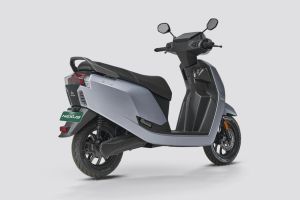Rear Right Three Quarter View of Nexus