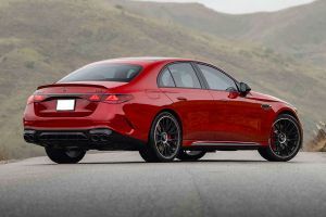 Rear Right Three Quarter View Image of AMG E 53