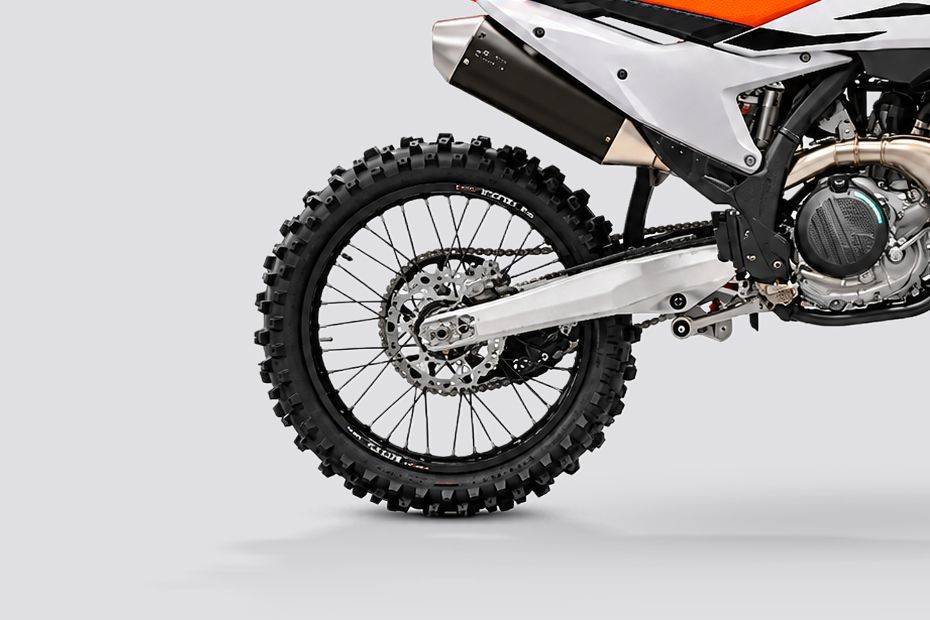 Rear Tyre of 450 SX-F