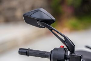 Rear View Mirror(Front View) of Model_
