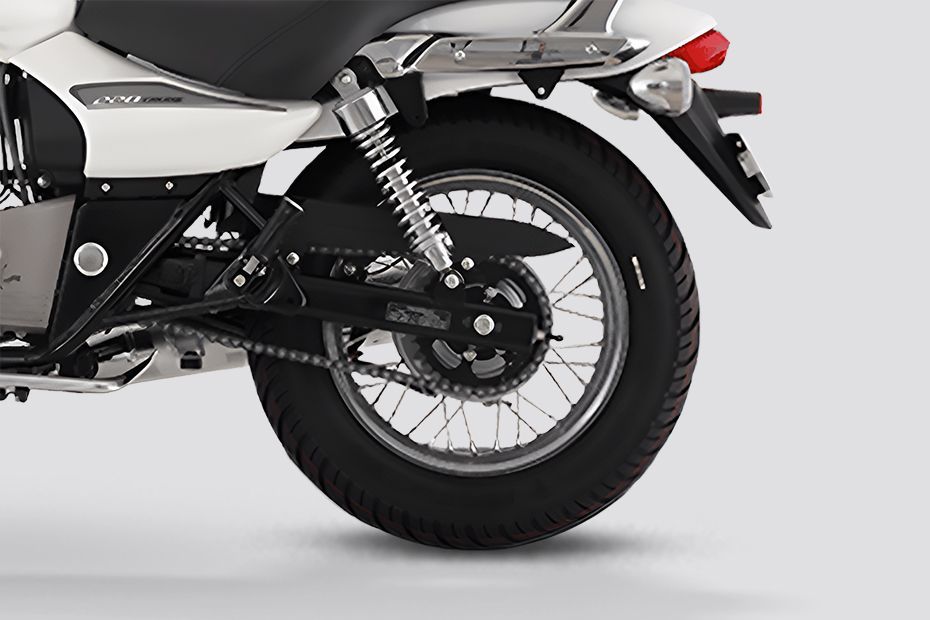 Rear Wheel of Avenger Cruise 220