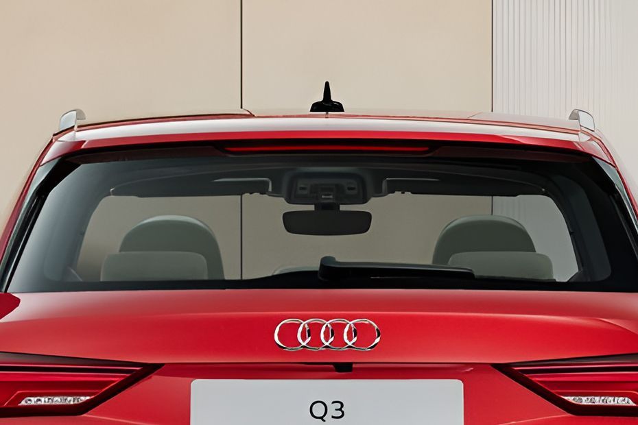 Rear WindShield Image of Q3