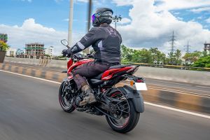 Riding: Rear Left Three Quarter View of Pulsar NS400Z