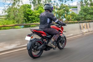 Riding: Rear Right Three Quarter View of Pulsar NS400Z