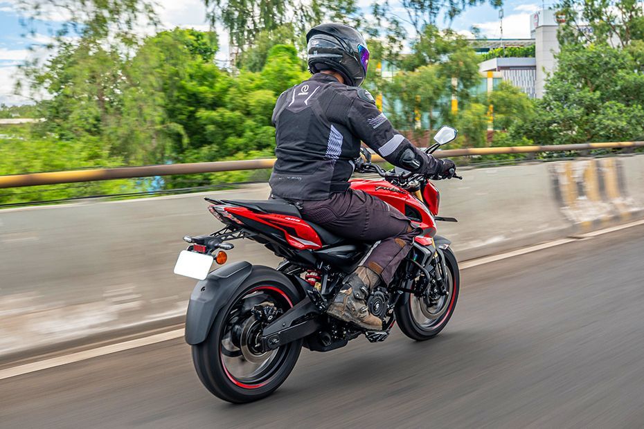 Riding: Rear Right Three Quarter View of Pulsar NS400Z