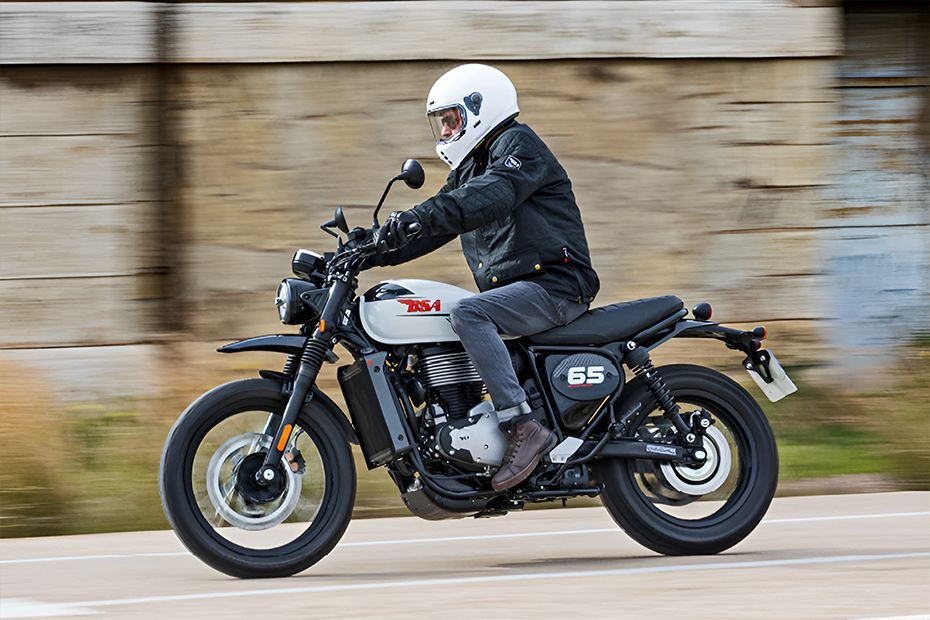 Riding: Side Profile(Left)View of Scrambler 650