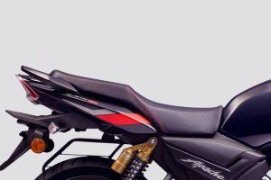 Seat of Apache RTR 180
