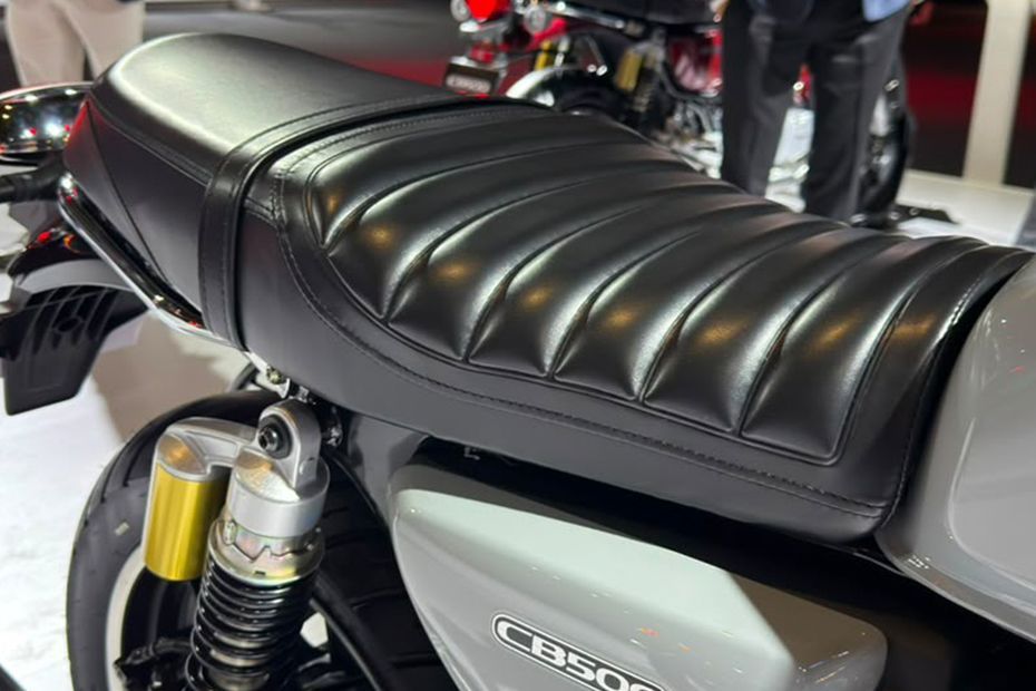 Seat of CB 500