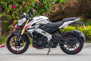Side Profile View (Left) of Pulsar NS400Z