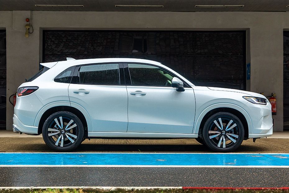 Side Profile View (Right) Image of ZR-V