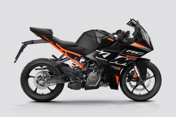 Side Profile View (Right) of RC 200