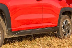 Side Skirt Image of Victoris