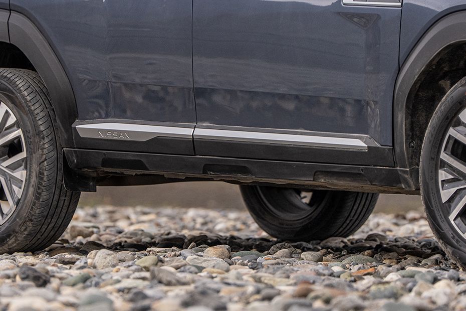 Side Skirt Image of Tekton