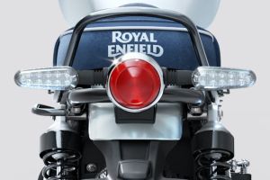 Tail Lamp of Bear 650
