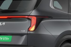 Taillight Image of Carens Clavis EV