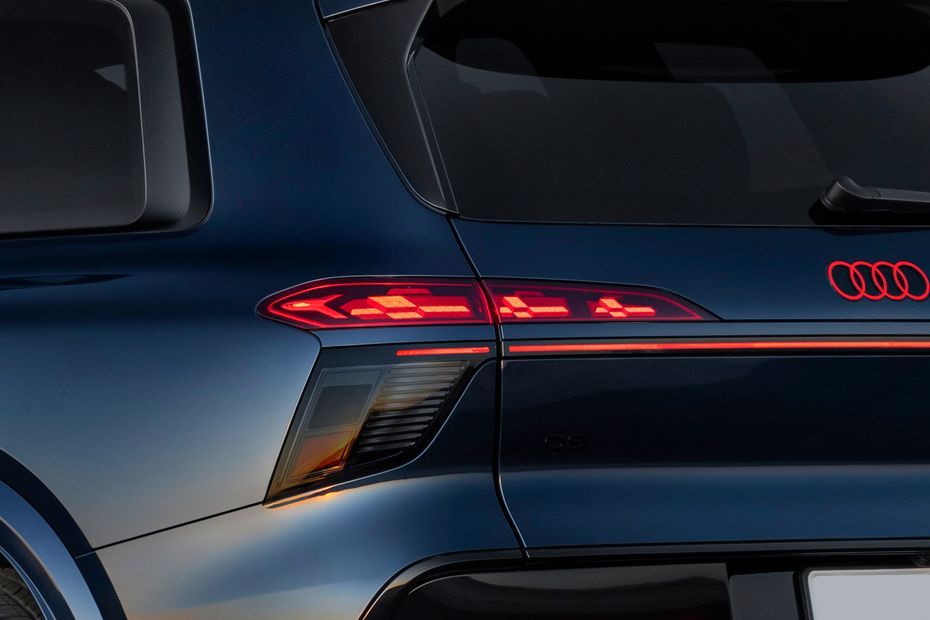 Taillight Image of Q9
